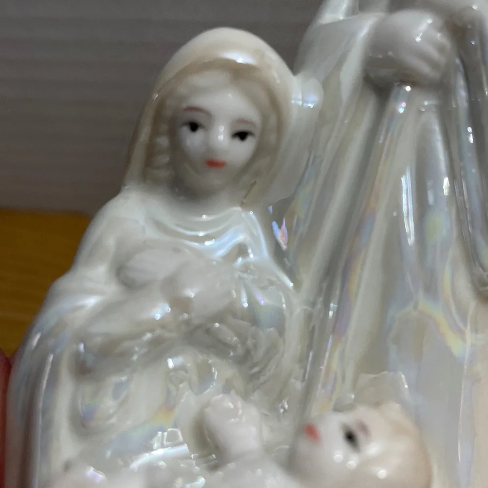 Pier 1 Nativity Holy Family Iridescent Pearl Porcelain Mary Joseph Jesus Retired